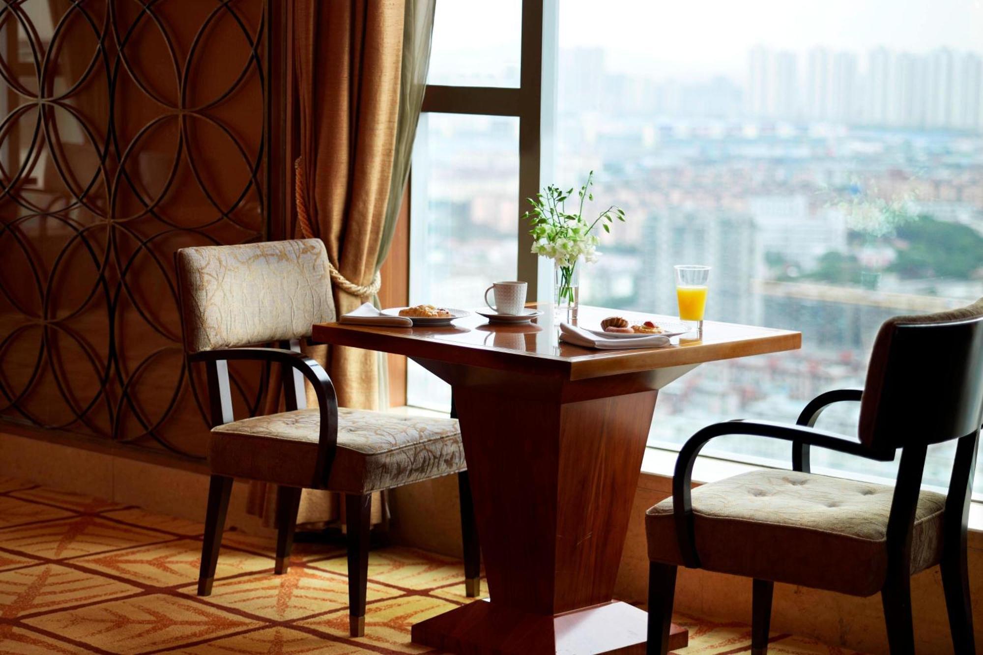 Sheraton Ningbo Hotel - Tianyi Square Exterior foto